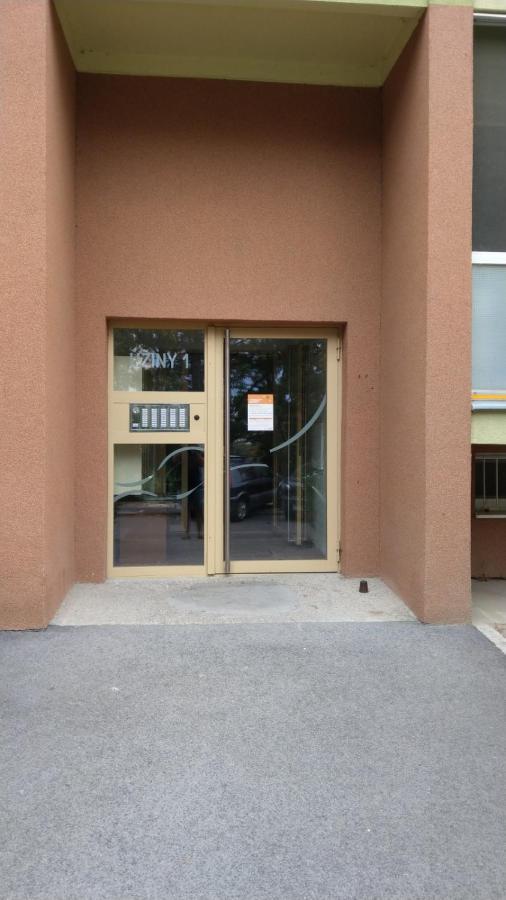 Marilyn Prijemny 3 Izbovy Byt V Raci Raca Exterior photo